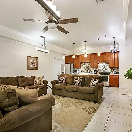 Modern 4br 5min Drive To Fq