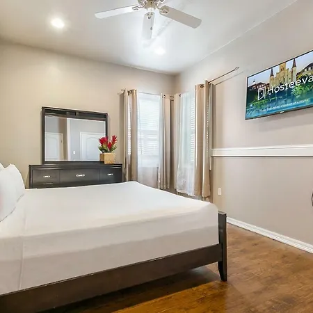 Inviting 3br Steps From St Charles Ave Apartment New Orleans