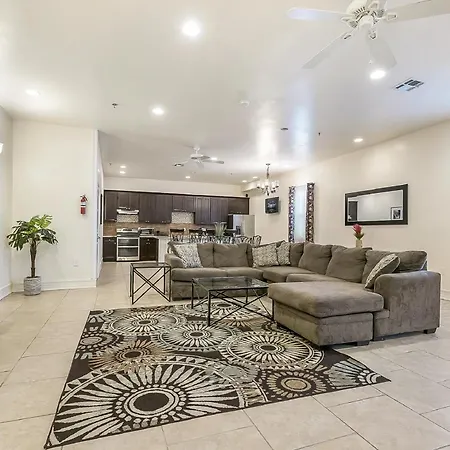 Inviting 3br Steps From St Charles Ave Apartment