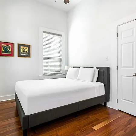 Cozy And Charming House With Luxury Amenities *