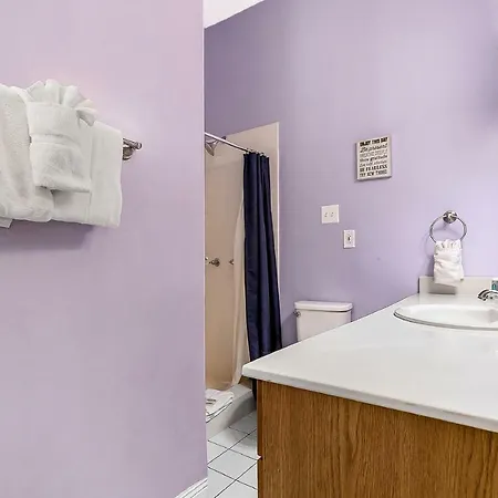Express Close To Amenities Apartment *