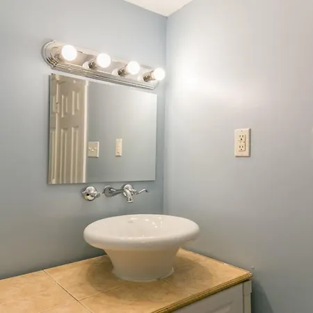 Express Close To Amenities New Orleans
