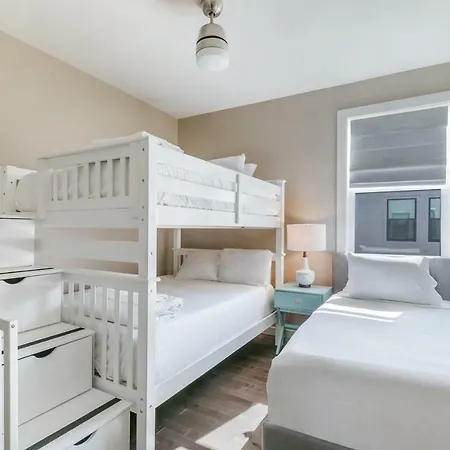 Holiday home Fully-furnished Townhouse With Luxury Amenities *