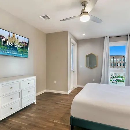 Fully-furnished Townhouse With Luxury Amenities