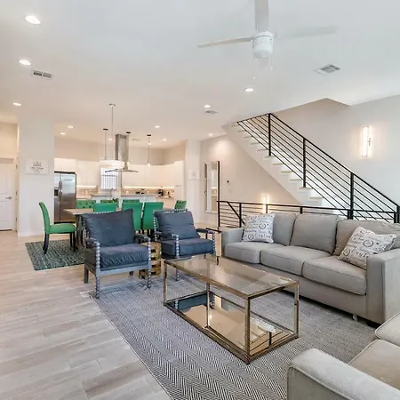 New Construction Townhouse Near Hot Spots Guest house 4*