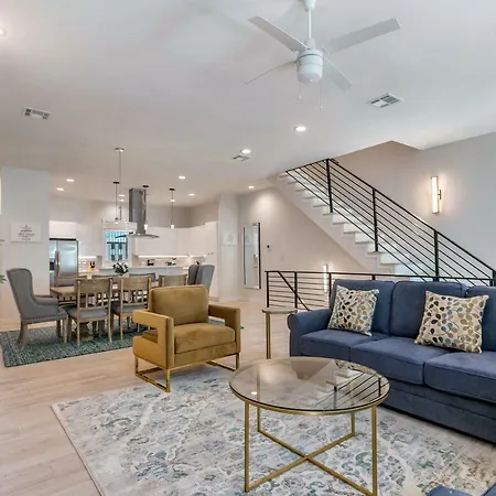 Holiday home 4br Townhouse In Bienville New Orleans