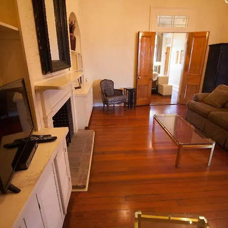 The Courtyards French Quarter Guest house *