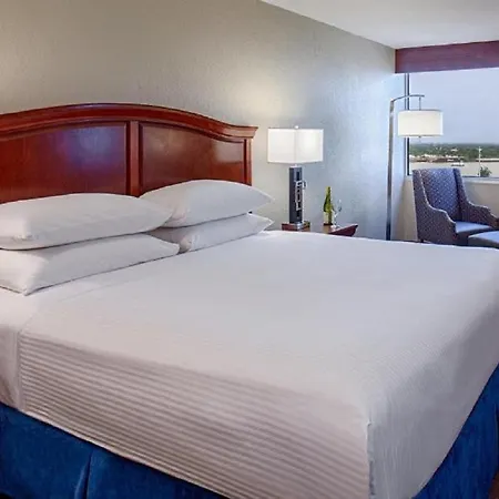Wyndham French Quarter Hotel 4*