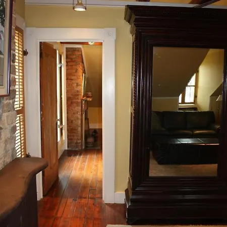 The House 3* New Orleans