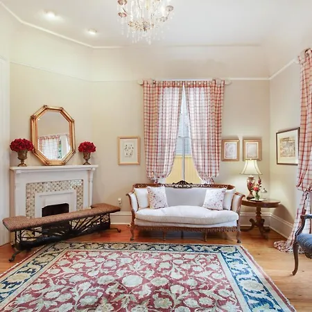 Maison Perrier Bed & Breakfast 4*