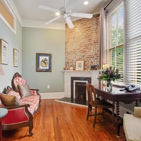 Bed & Breakfast Maison Perrier New Orleans