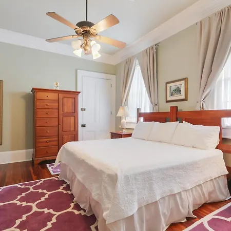 Elysian Fields Bed & Breakfast 3*