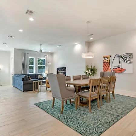 Beautiful Townhouse In A Gated Community Holiday home