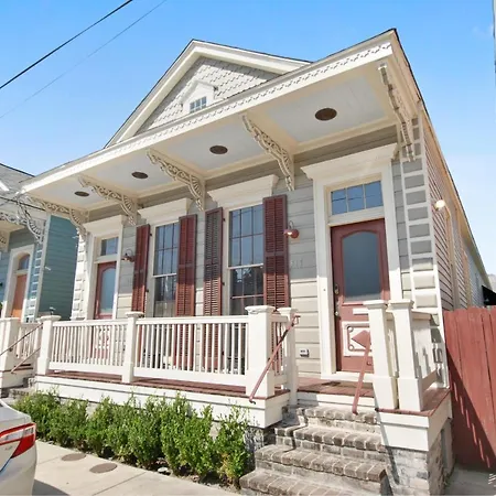 Holiday home Cozy And Charming House Close To St Charles Ave *