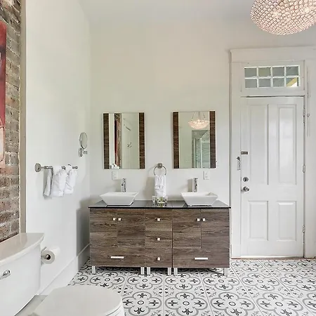 Modern Victorian House With Relaxing Courtyard - Near Fq Holiday home New Orleans