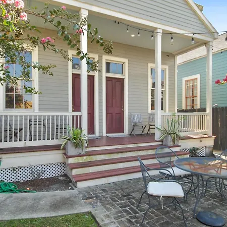 Cozy And Charming House Close To St Charles Ave Holiday home New Orleans
