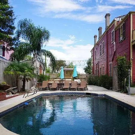 Macarty House, A Bohemian With Pool And Bar
