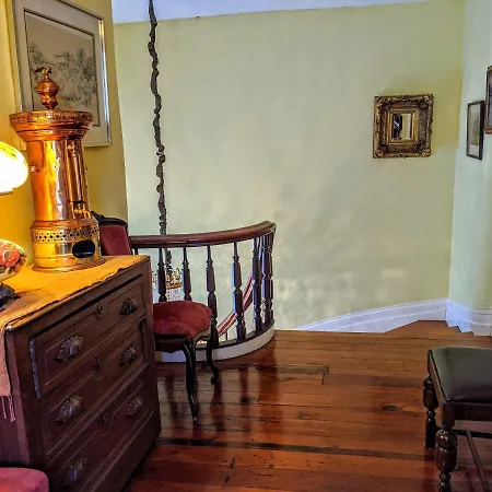 Parisian Courtyard Bed & Breakfast