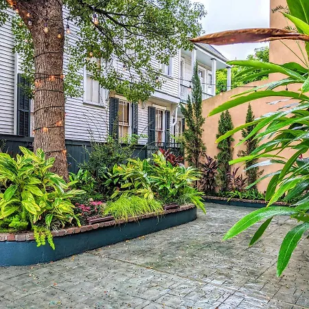 Parisian Courtyard New Orleans