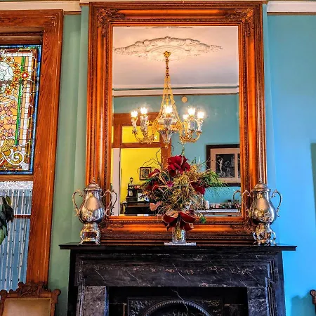 Parisian Courtyard Bed & Breakfast New Orleans