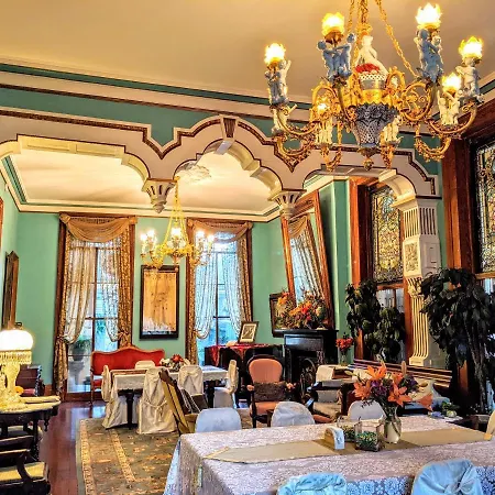 Parisian Courtyard Bed & Breakfast New Orleans