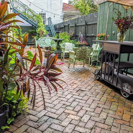 Parisian Courtyard Bed & Breakfast New Orleans