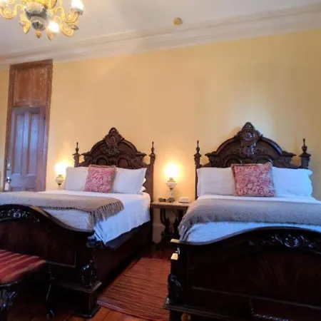 Bed & Breakfast Parisian Courtyard New Orleans