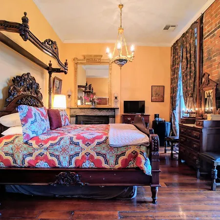 Parisian Courtyard 3* New Orleans