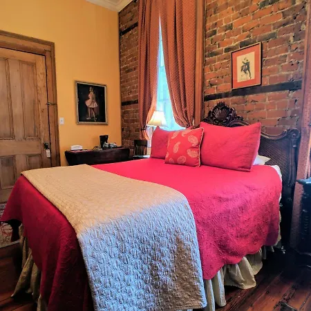 Parisian Courtyard 3* New Orleans