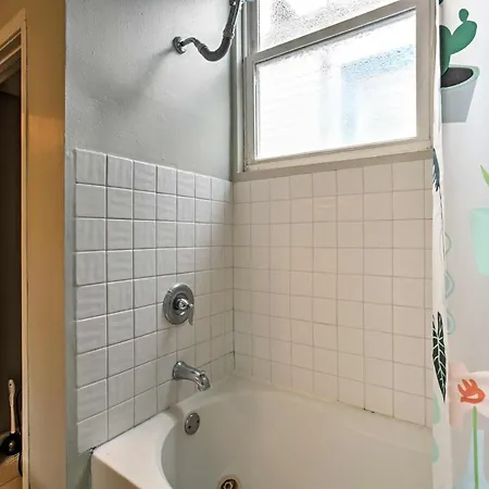 Holiday home 5 Mi To Bourbon Street: Nola