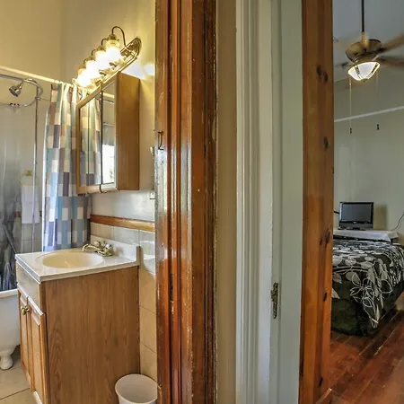 Walk To River, Tram & Zoo: Classic Nola Home! Holiday home New Orleans