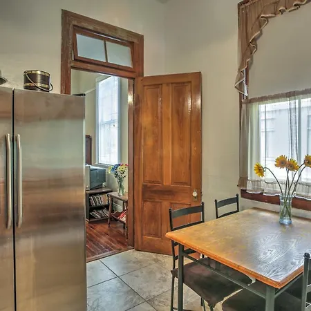 Walk To River, Tram & Zoo: Classic Nola Home!