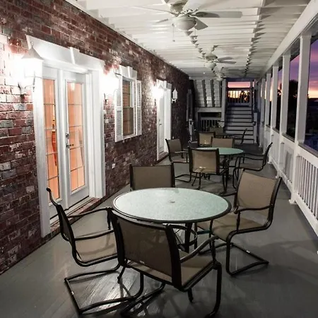 Villa W/ Waterfront Deck: 23 Mi To Bourbon Street!