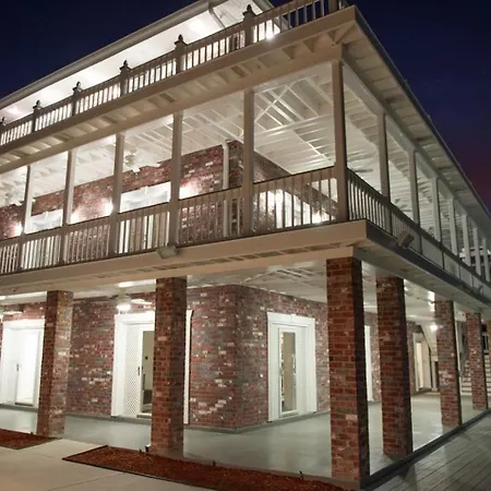 Villa W/ Waterfront Deck: 23 Mi To Bourbon Street! *