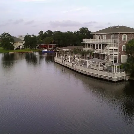 W/ Waterfront Deck: 23 Mi To Bourbon Street! New Orleans