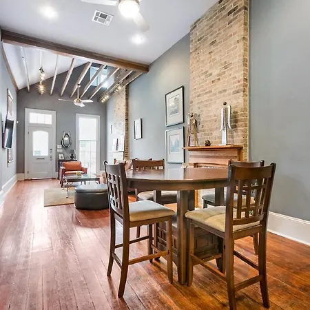Cozy And Charming House Close To St Charles Ave *