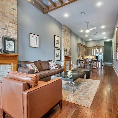 Cozy And Charming House Close To St Charles Ave