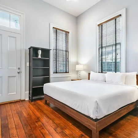 Holiday home Cozy And Charming House Close To St Charles Ave *
