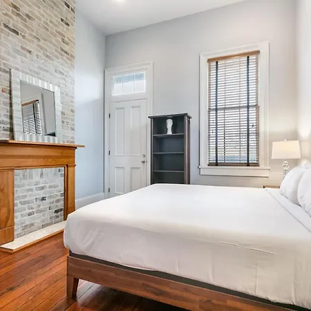Holiday home Cozy And Charming House Close To St Charles Ave