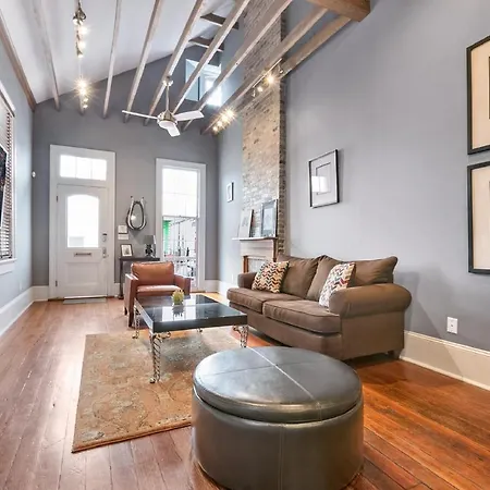 Holiday home Cozy And Charming House Close To St Charles Ave *
