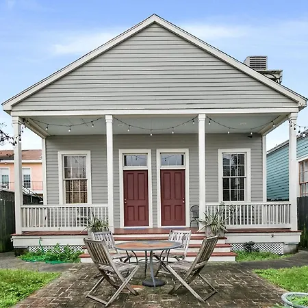 Cozy And Charming House Close To St Charles Ave Holiday home New Orleans