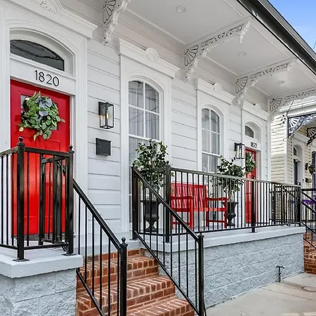 Holiday home St Charles Ave Living Near Hot Spots And Restaurants