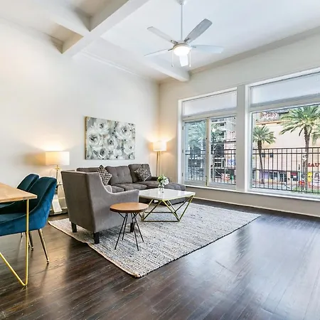 1 And 2 Bedroom Private Steps Away From French Quarter Aparthotel 5*
