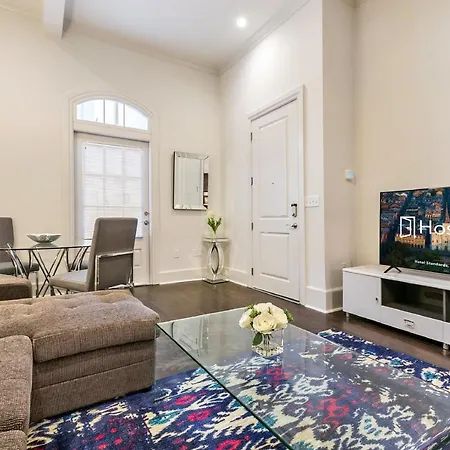 1 And 2 Bedroom Private Steps Away From French Quarter