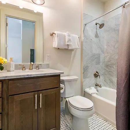 1 And 2 Bedroom Private Steps Away From French Quarter 5* New Orleans