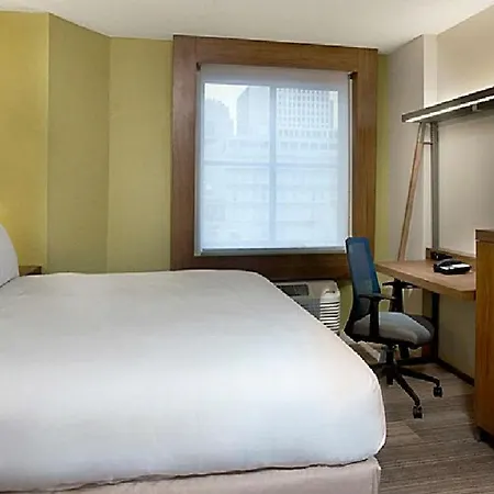 Hotel Express Downtown By Ihg 3*