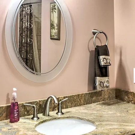 Waterfront Nola Villa: 23 Mi To French Quarter! *