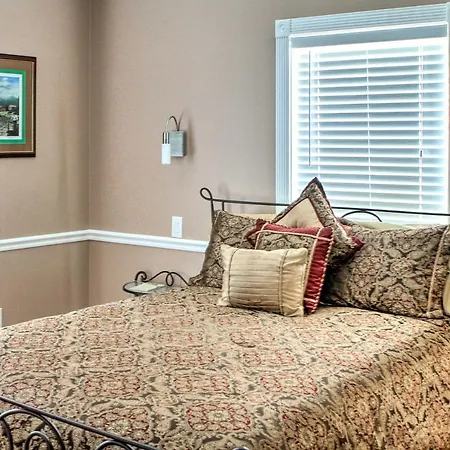 Villa Waterfront Nola Villa: 23 Mi To French Quarter!