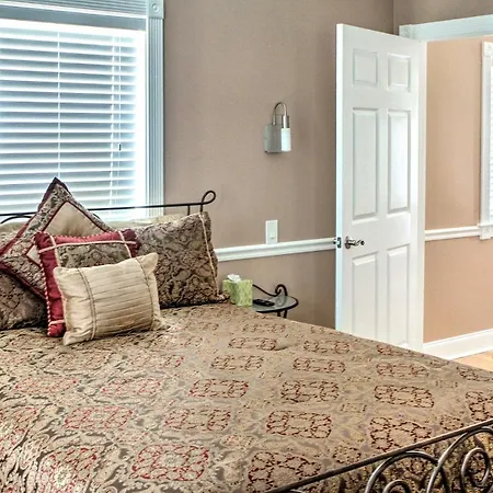Waterfront Nola Villa: 23 Mi To French Quarter! Villa *