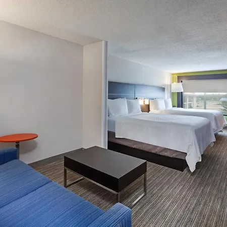 Express East By Ihg Hotel